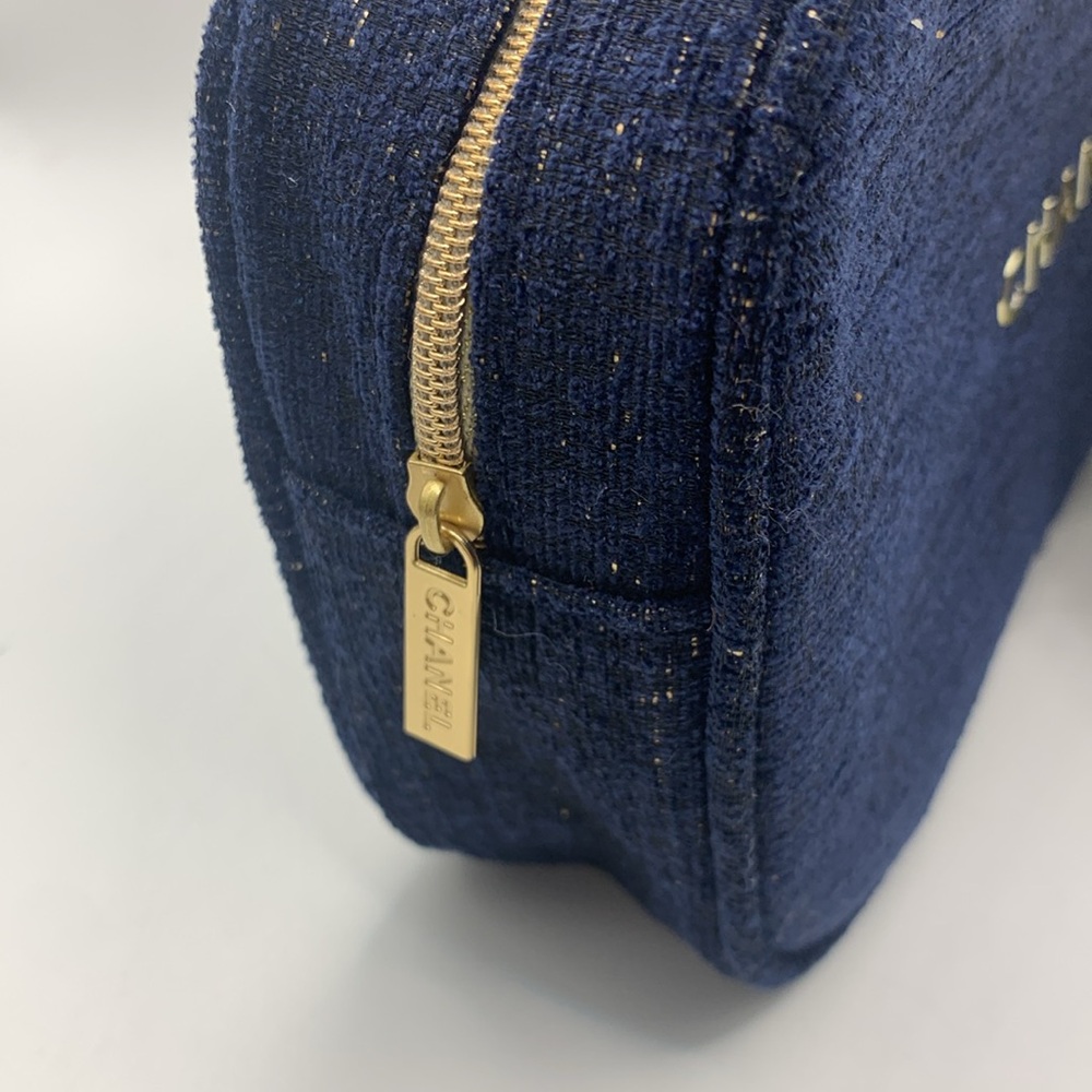CHANEL cosmetic bag - Picture 5 of 6